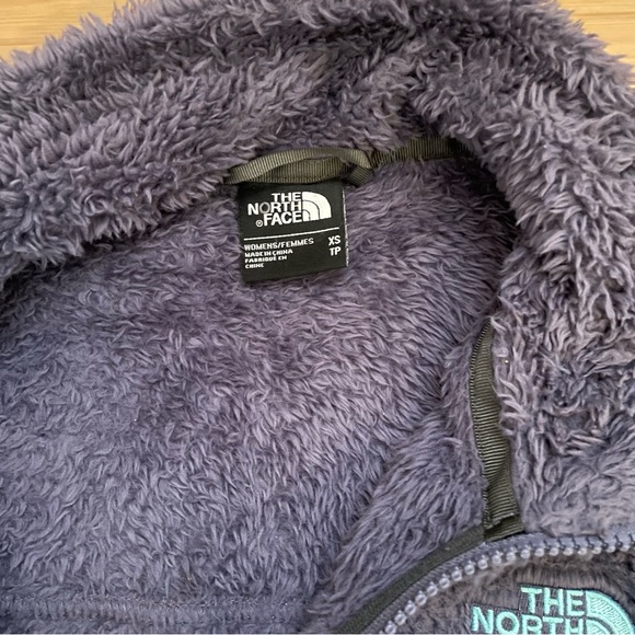 XS Fuzzy Northface Jacket - Picture 6 of 6